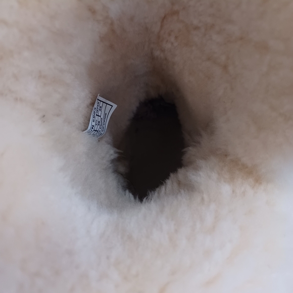 Ugg Bailey Button Tan Suede Leather Short Boots Women's Size 7 - Picture 13 of 14